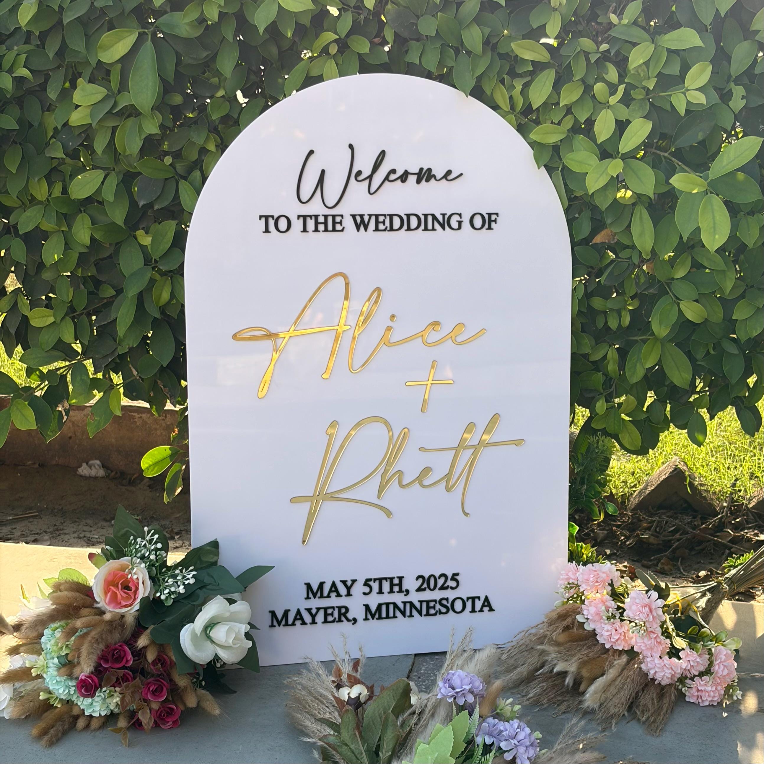 Custom Acrylic Wedding Welcome Sign: 3D Mirror Gold Names