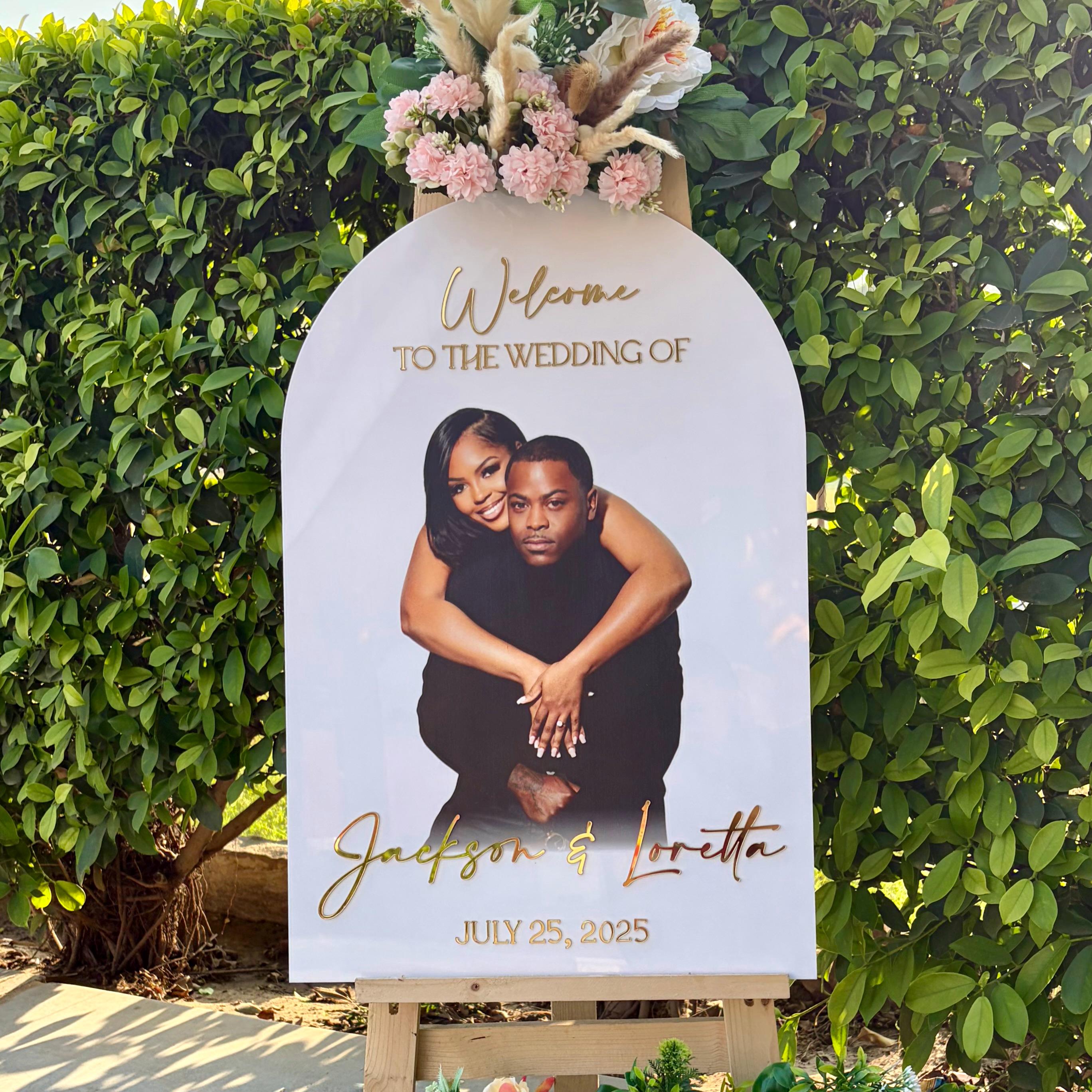 Acrylic Photo Wedding Welcome Sign: Personalized Modern Decor