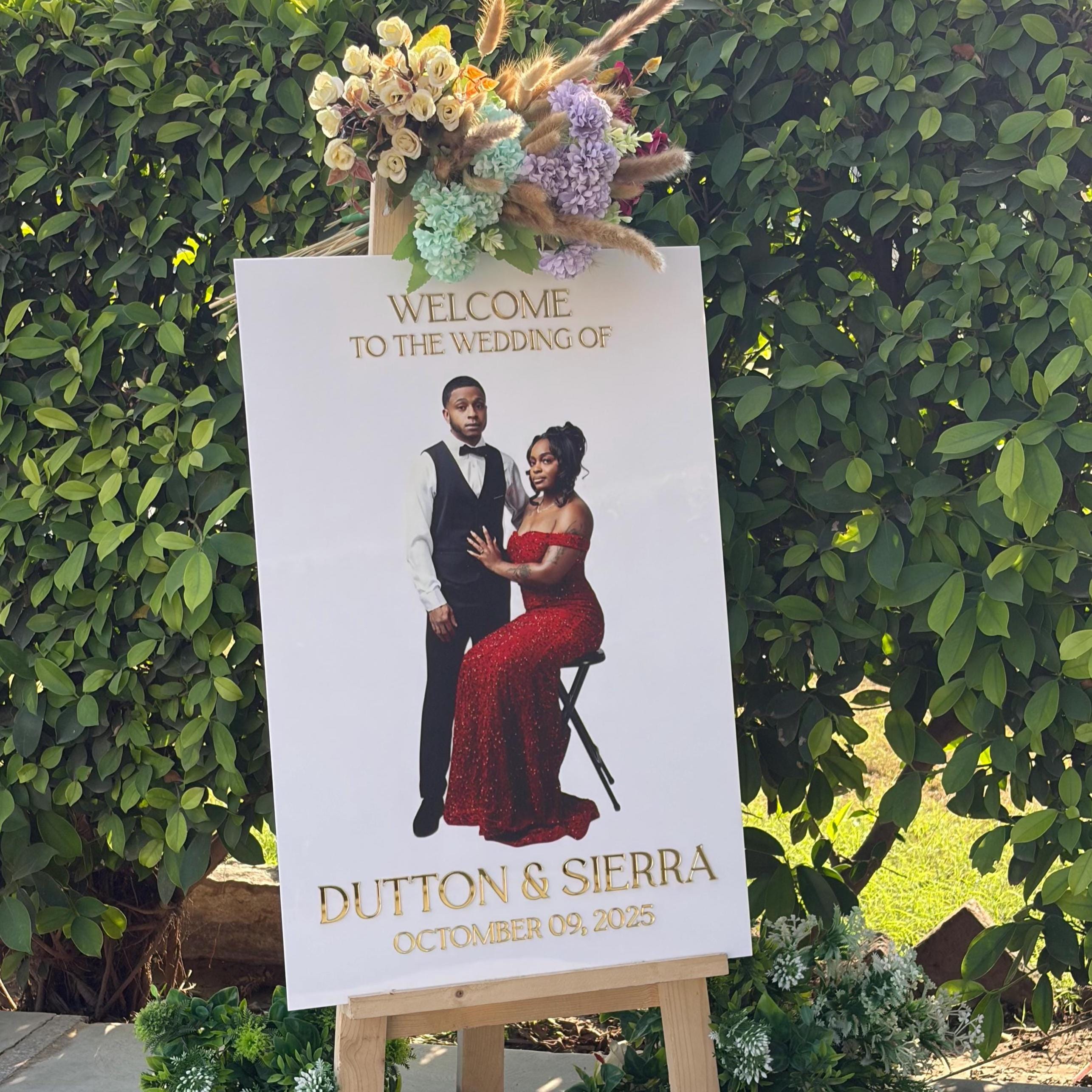 Acrylic Photo Wedding Welcome Sign: 3D Mirror Gold Headings